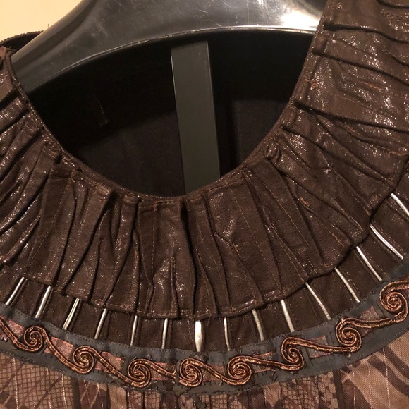 Top - Picture 2 of 6